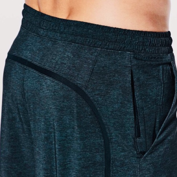 Rare Lululemon Pace Breaker Shorts w liner - Picture 3 of 6